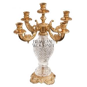 Portavelas de latón antiguo de lujo con detalles artísticos grabados para una decoración clásica del hogar y elegantes ocasiones festivas - Product Image 2