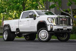 Voiture d'occasion fiable 2024 G-MC Sierra 3500HD Denali Crew Cab 4x4 - Product Image 2