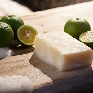 Jabón Corporal Natural de Yuzu - 1 Barra, 85g, Prensado en Frío - Product Image 2