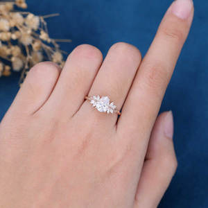 Bague de fiançailles et de mariage en moissanite taille poire de 1,2 carat, diamant de laboratoire, alliance fine romantique, bijoux de fête fantaisie pour femme - Product Image 5