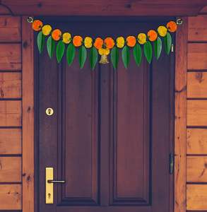 ดอกดาวเรืองเทียมแพ็ค4ใบพร้อมใบมะม่วงและระฆังสำหรับงานแต่งงานและตกแต่งบ้าน - Product Image 2