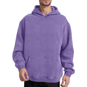 เสื้อฮู้ดผู้ชายขายส่งที่มีไหล่ตกและกระเป๋าลึกที่ดูสะอาดและเป็นทางเลือกที่สมบูรณ์แบบสำหรับโยกสไตล์เรียบง่าย - Product Image 4