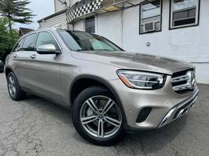 Mercedes-Benz GLC 300 4MATIC SUV 2021 NEGRO USADO CON BAJO KILOMETRAJE - Product Image 5