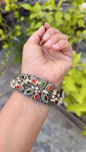 Hermoso brazalete de mano, pulsera étnica, conjunto de joyas para mujeres y niñas, ropa tradicional elegante para funciones ceremoniales - Product Image 2