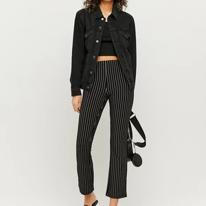 แจ็กเก็ตผ้าแคนวาสผู้หญิงสีดำล้วนมีสไตล์ผ้าฝ้ายระบายอากาศได้ดีโลโก้ด้านหน้า - Product Image 1