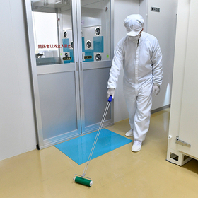 EXSEAL Japan Adhesive roller removes over 90% of dust and can be washed and used repeatedly SDGs get dust from clothing floors - Product Image 3