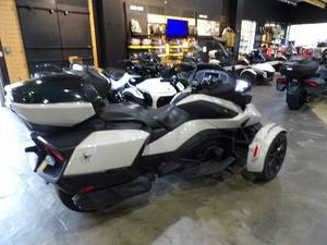 Moto à trois roues inversée Spyder RT Limited Dark de haute performance 2024-2025, livraison à domicile - Product Image 2