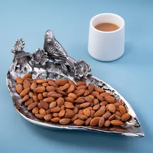 Plateau en métal artisanal pour la décoration intérieure haut de gamme, plateau organisateur, finition brillante, design argenté, blanc marbré, or, fabriqué par Zahid Export - Product Image 4