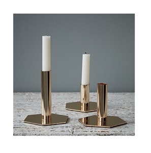 Bougeoir en métal de couleur dorée de haute qualité à finition supérieure à des prix raisonnables pour les exportations de l'Inde - Product Image 1