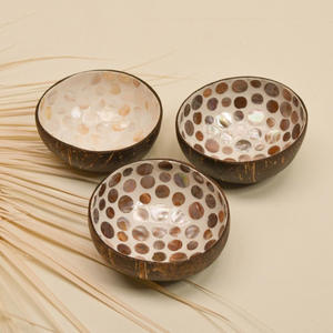 Bols en coquille de noix de coco laquée grand choix fait à la main bol en coco incrusté de coquille nacrée - Product Image 4