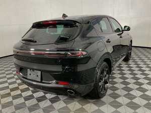 Sedán Diésel Hornet R/T AWD 2024 Usado en Buenas Condiciones con Asientos de Cuero, Interior Oscuro, Neumáticos R17, Volante a la Izquierda y Control de Crucero Adaptativo - Product Image 4