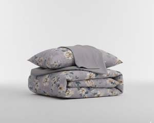 Ensemble de literie moderne en microfibre tissée Queen 3 pièces avec motif géométrique audacieux, garnissage en polyester et taies d'oreiller assorties - Product Image 2