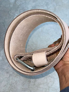 Cinturón de levantamiento de pesas de cuero de vaca de longitud personalizada de alta calidad para damas Características Hebilla de aleación Logotipo personalizado Directo Pakistán - Product Image 3