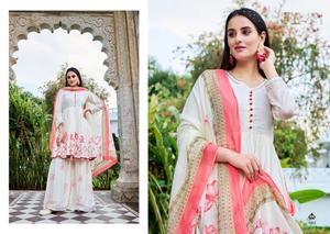 Kurtis impresos digitales de algodón puro de venta al por mayor con juego de Kurtis Sahara Kurtis de algodón puro de venta en línea - Product Image 3