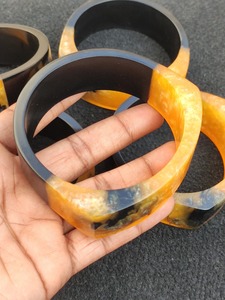 Brazaletes redondos de resina para niñas utilizados para el día a día, conjunto de brazaletes de resina de colores brillantes para moda de verano y regalos - Product Image 3