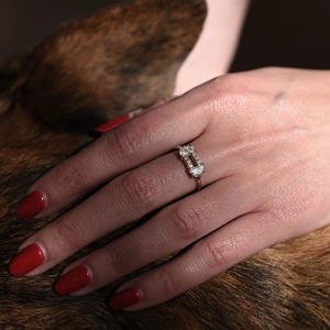 Anillo de Compromiso y Boda de Plata 925 con Diamante Cultivado en Laboratorio con Corte Media Luna Exclusivo, Certificado IGI, Venta al Por Mayor para Exportación - Product Image 3