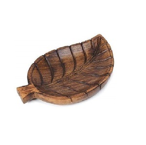 Plateau en bois naturel en forme de feuille, fabriqué en bois massif pour la décoration de table à manger et une utilisation de service écologique - Product Image 1