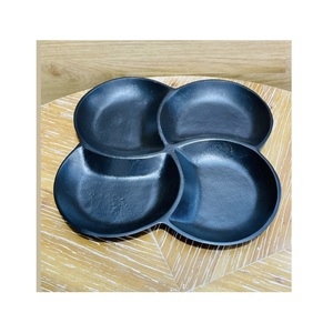 Bol de service de cuisine moderne en aluminium plaqué or, écologique, à quatre compartiments, pour fruits secs, collations et biscuits - Product Image 3