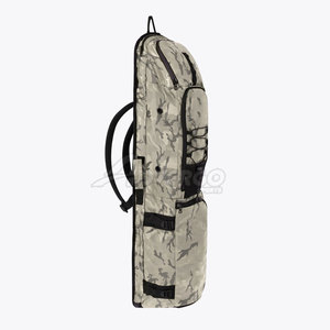 Sac à dos robuste pour équipement de hockey sur gazon avec porte-crosse et grand espace de rangement pour les entraînements et les compétitions. - Product Image 3