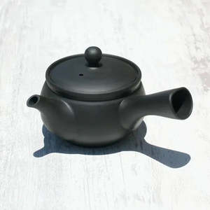 Théière Kyusu noire avec filtre en céramique, poignée et couvercle de style classique, pour boisson, design classique, vaisselle Tokoname, idéale pour les cadeaux - Product Image 6