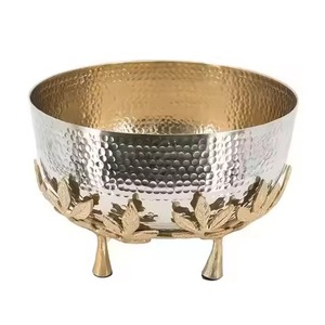 Cuenco de Metal Pulido Hecho a Mano con Diseño de Hoja, Elegante para Servir Vino Frío en Bodas, Hoteles y Fiestas - Product Image 1