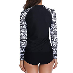 Rash Guard pour femmes de bonne qualité et confortable, design personnalisé, imprimé par sublimation, manches longues, pour femmes, à prix avantageux - Product Image 3