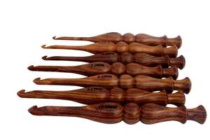 Juego de ganchos de ganchillo de palisandro de 13 hilos para ganchillo Figura de Lichtenberg grande de madera Hilo de ganchillo de resina - Product Image 4