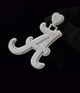 Colgante Personalizado con Letra A y Corazón en Plata 925, Completamente Engastado con Moissanita VVS, Joyería Hip Hop - Product Image 3