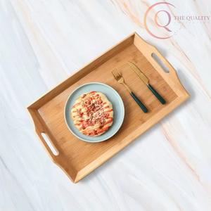 Bandeja de Servir de Madera con Asas Cómodas, Diseñada para Servir Fácilmente - Product Image 1