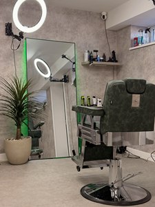 DECORS ALL Modern Barber <b>Chair</b> Chrome Base Green <b>Leather</b> Upholstery <b>Reclining</b> Styling <b>Chair</b> Barber Shop Heavy-Duty Hydraulic - Product Image 5