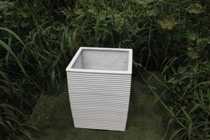 Jardinières en FRP nervurées modernes Pots de décoration paysager intérieur/extérieur en fibre de verre durable pour la maison et le jardin - Product Image 6