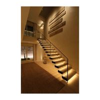 Escalier flottant d'intérieur Ace au design moderne, marches en bois massif avec système de garde-corps en verre