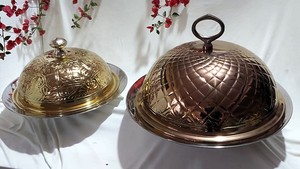 Plateau confortable de qualité supérieure utilisé pour servir les dattes et autres aliments de cuisine disponibles en or et en argent avec un design en relief et sculpté - Product Image 5