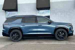 Chevrolet Traverse RS AWD 2023 propre, conduite à gauche, sièges en cuir, caméra de recul - Product Image 5