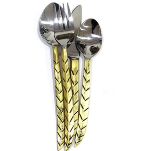 Finition plaquée or Conception martelée pour hôtel et restaurant Ensemble de couverts de toutes tailles de qualité supérieure Ustensiles de cuisine Restauration d'occasion - Product Image 4