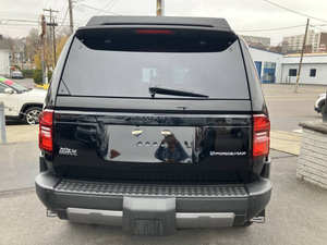 สภาพดีเยี่ยม รถยนต์มือสอง โตโยต้า แอล แอนด์ ครุยเซอร์ รุ่นปี 2024 ฉบับ First Edition - Product Image 4