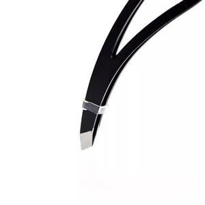 Pinzas Profesionales para Cejas de Acero Inoxidable con Punta Inclinada de Color Negro, Herramienta de Depilación para Salón y Hogar - Product Image 4