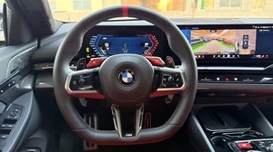 BMW M5 Competition Touring 2025 Usado, 4.4L, 717hp, Híbrido, 5 Plazas, Automático, Volante a la Izquierda, 8 Cilindros, Tracción en las Cuatro Ruedas, Especificaciones Americanas - Product Image 5