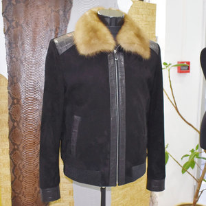 Chaqueta Bomber de Cuero Sintético para Hombre, Diseño Personalizado OEM, Parches de Letras de Chenilla en Relieve en la Parte Delantera, Impermeable y Ecológica - Product Image 2