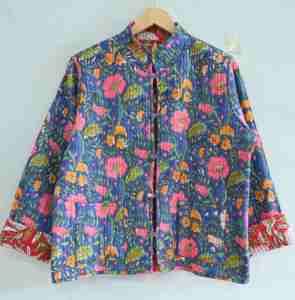 Chaqueta de algodón acolchada estilo bohemio para mujer con estampado de bloques diseño Kantha Reversible para primavera o invierno gran regalo para ella - Product Image 1