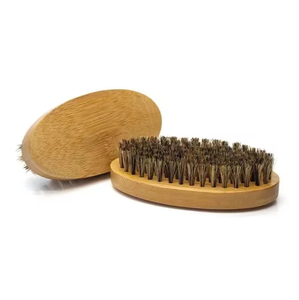 Brosse à barbe en bois avec poils de cheval et brins en nylon, design écologique pour le soin masculin, idéale pour les voyages - Product Image 4