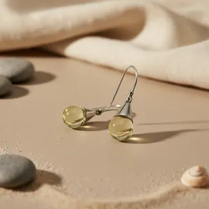Boucles d'oreilles minimalistes chrétiennes tendance en argent 925, forme goutte d'eau, avec cristaux jaunes sertis clos, pour femme, usage quotidien - Product Image 1