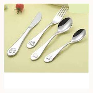 ชุดเครื่องใช้บนโต๊ะอาหารสแตนเลสสตีลโทนสีทองขัดเงามีด้ามยาวแบบแบนมีดีไซน์ทำจากเรซิ่นดีไซน์สวยสำหรับข้าวสลัดกาแฟและพาสต้า - Product Image 2