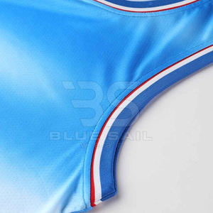 Ensemble d'uniformes de basket-ball personnalisés tissu à mailles respirant avec nom et numéro de l'équipe uniforme de basket-ball imprimé - Product Image 5