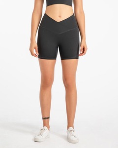 Pantalones cortos de Yoga ecológicos para mujer, mallas deportivas activas Rojas, pantalones cortos de Yoga personalizados para mujer, pantalones cortos de Yoga suaves elásticos de cintura alta - Product Image 1