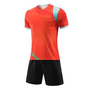 Uniforme de football pour hommes en matériau durable prix de gros uniforme de maillot de football anti-rides avec logo personnalisé entièrement personnalisé/couleurs - Product Image 1