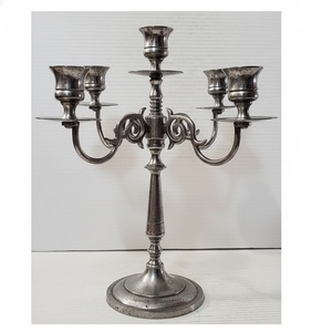 Candelabro de Metal Vintage de Tres Brazos, Plateado a Mano, para Decoración del Hogar y Centros de Mesa para Bodas - Product Image 4