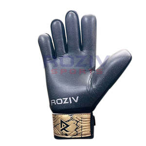 Guantes de portero para niños, estilo moderno pakistaní, con palma de látex antideslizante, de alta calidad, con logo personalizado impreso, para entrenamiento al aire libre. - Product Image 3