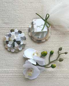 Espejo de bolsillo de madera ecológico personalizado de lujo con incrustaciones de perlas blancas decorativas para uso doméstico de cumpleaños - Product Image 3