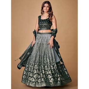 Precioso Mono de Fiesta de Georgette con Lentejuelas Negras Bordadas, Lehenga Choli - Product Image 2